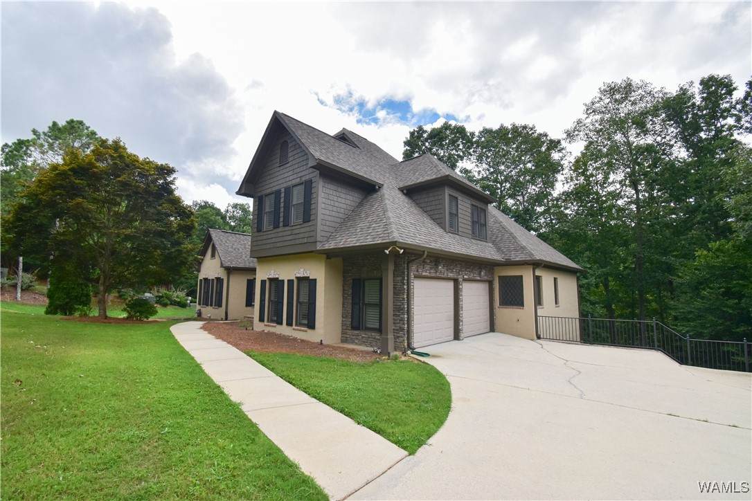 707 Saint Andrews Pkwy - Photo 1