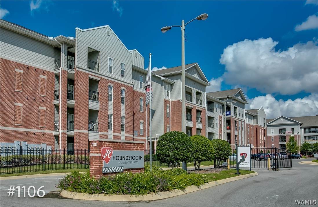 700 15th Street - Photo 1