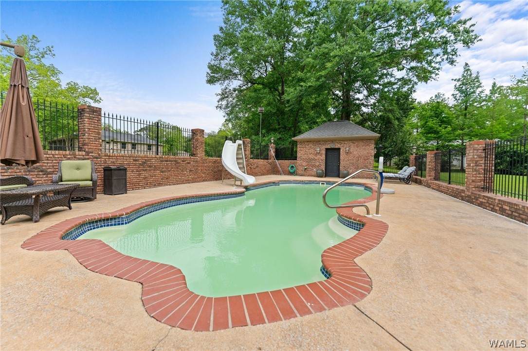 https://bt-photos.global.ssl.fastly.net/tuscaloosa/orig_boomver_1_173970-2.jpg