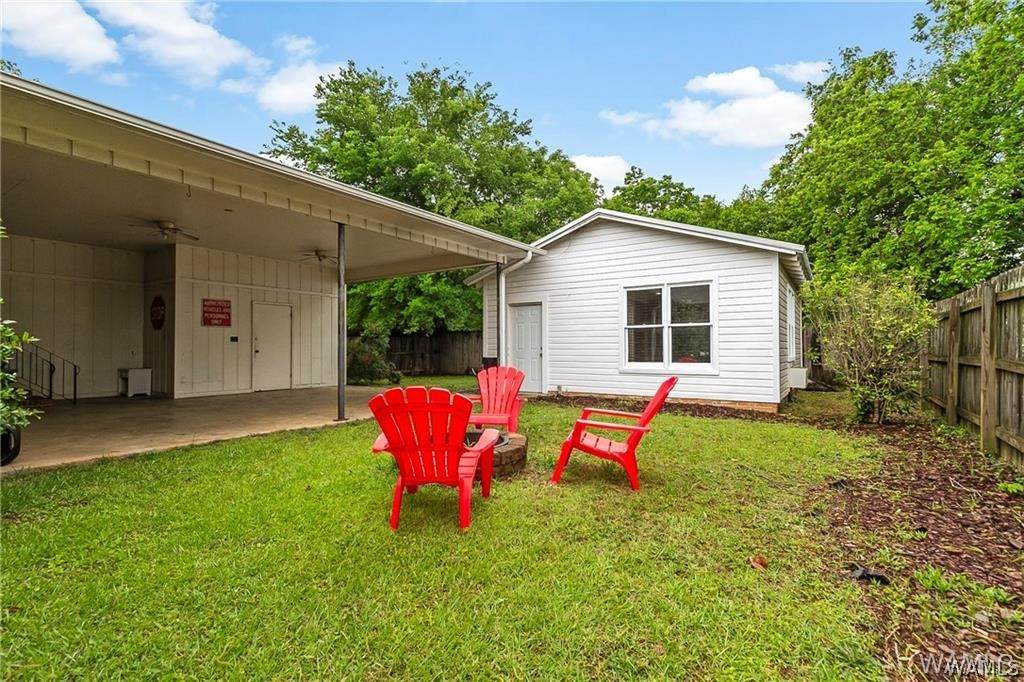 1613 2nd Avenue - Photo 1