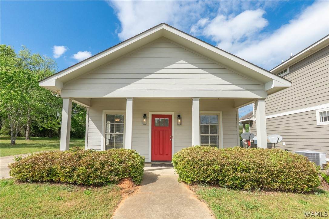 414 18th Street - Photo 1