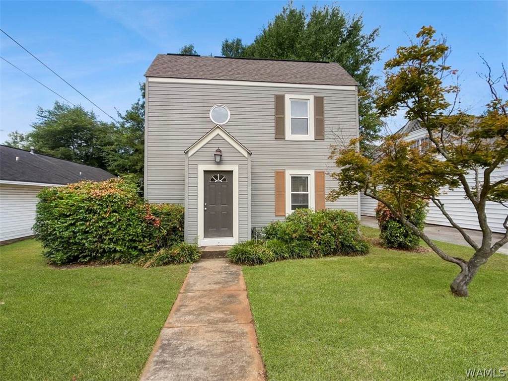 1620 2nd Ave - Photo 1