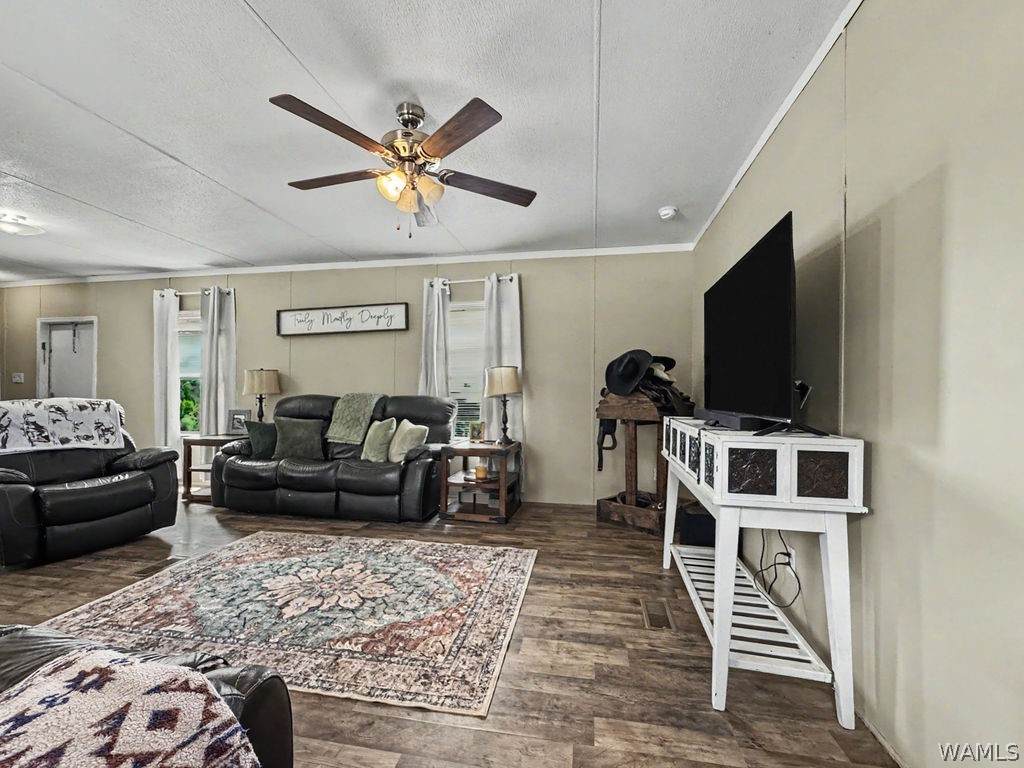https://bt-photos.global.ssl.fastly.net/tuscaloosa/orig_boomver_1_175075-2.jpg