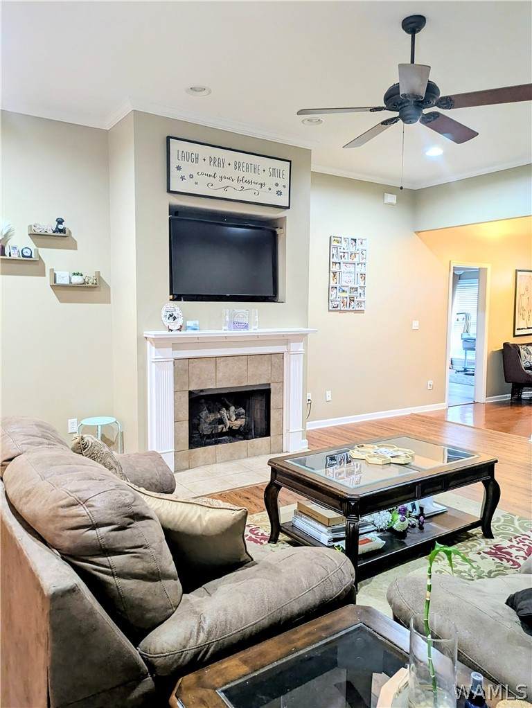 https://bt-photos.global.ssl.fastly.net/tuscaloosa/orig_boomver_1_175685-2.jpg