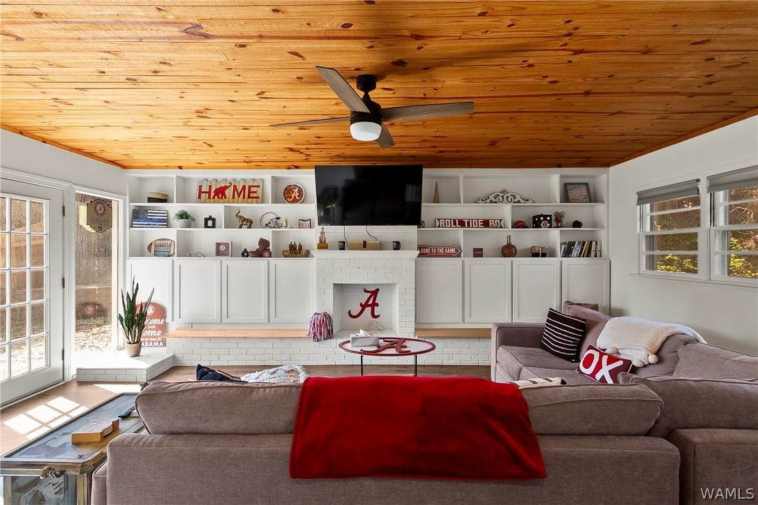 https://bt-photos.global.ssl.fastly.net/tuscaloosa/orig_boomver_1_175971-2.jpg