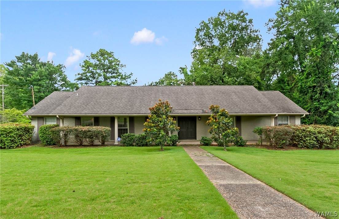 423 Woodridge Drive - Photo 1