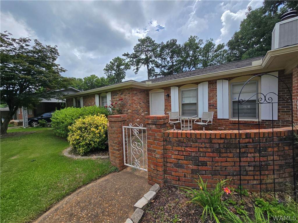 2212 Woodland Terrace - Photo 1