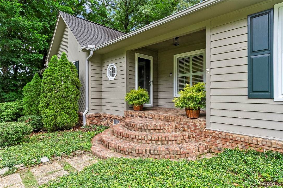 https://bt-photos.global.ssl.fastly.net/tuscaloosa/orig_boomver_1_176352-2.jpg