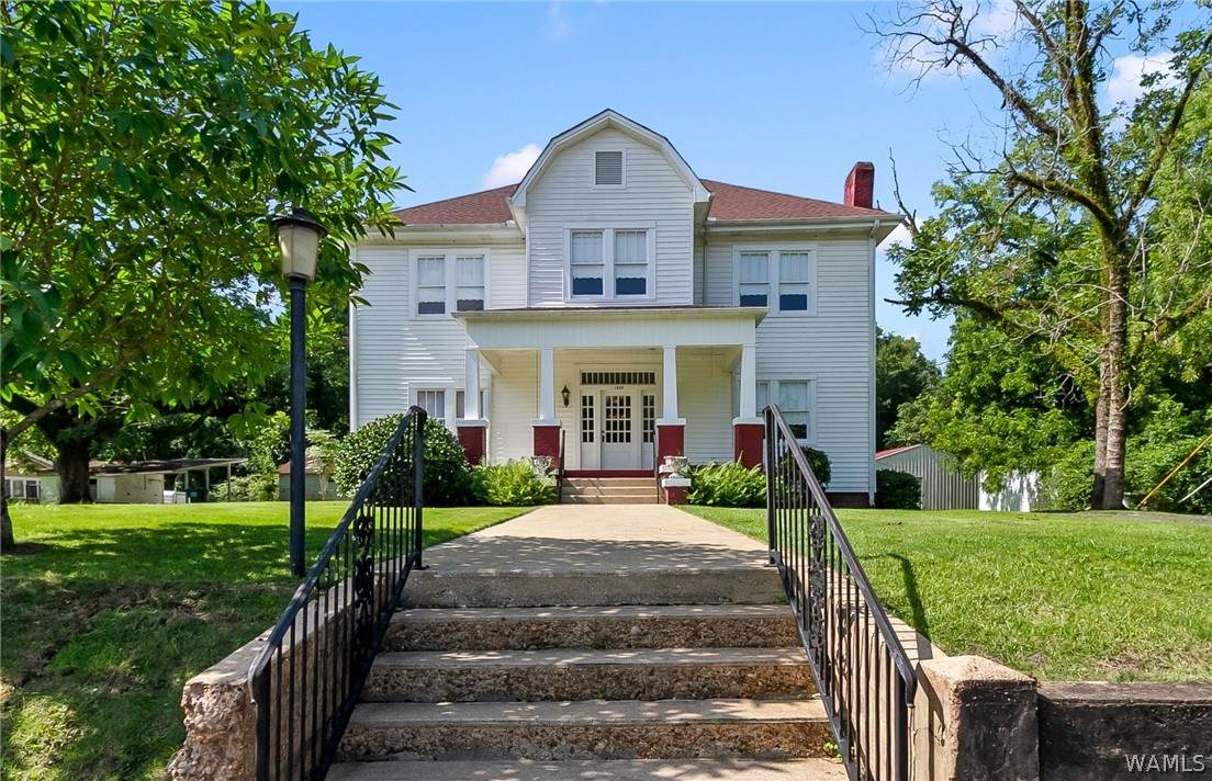 1444 Walnut Street - Photo 1