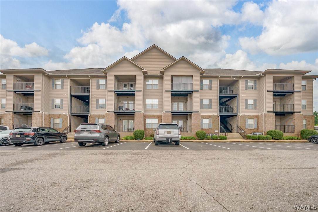 2301 Veterans Memorial Pkwy. - Photo 1