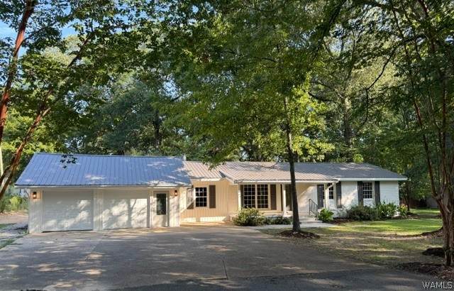 1702 Elmwood Dr - Photo 1