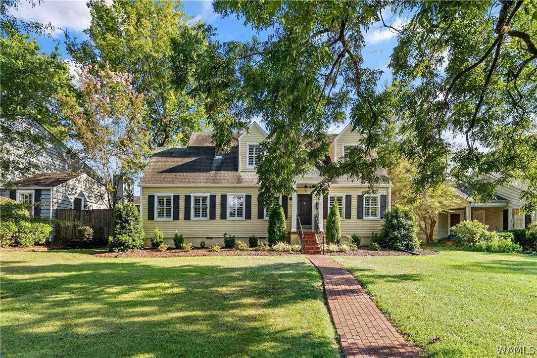 8 Pinehurst Drive - Photo 1