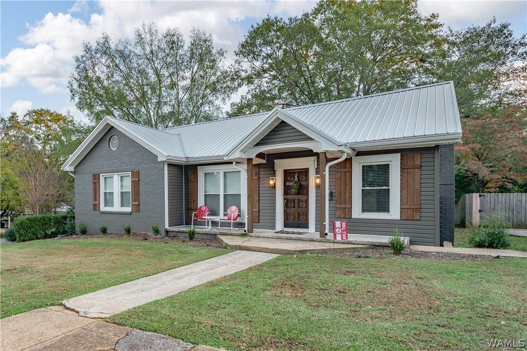 2207 20th Street - Photo 1
