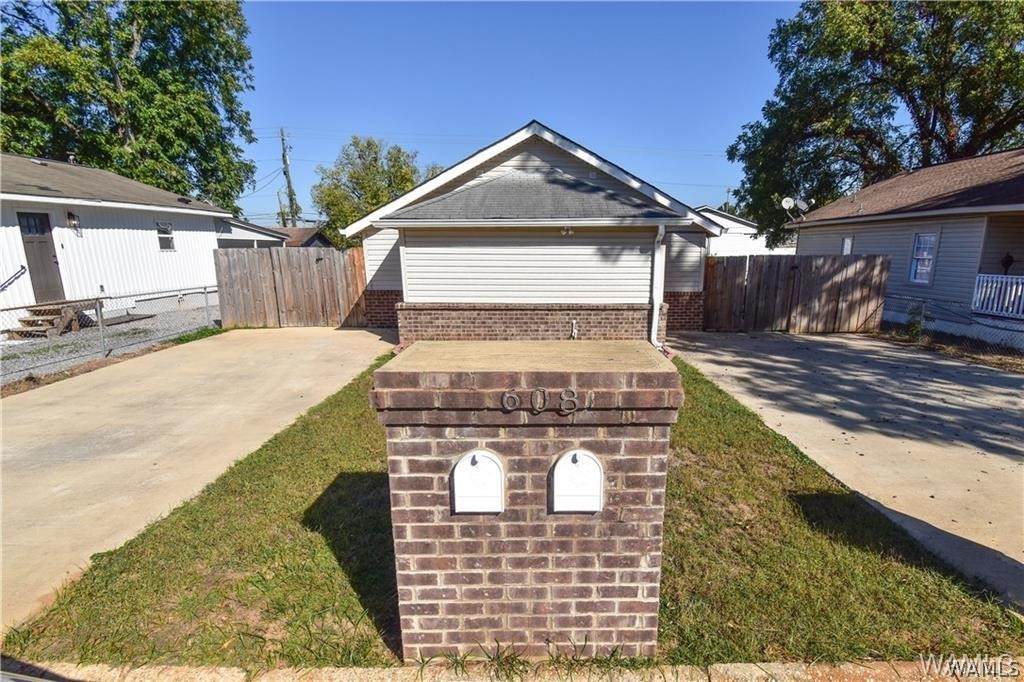 608 18th Street - Photo 1