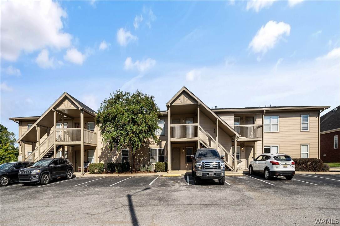 210 15TH Street - Photo 1
