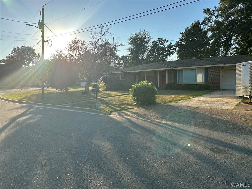 https://bt-photos.global.ssl.fastly.net/tuscaloosa/orig_boomver_1_177462-2.jpg