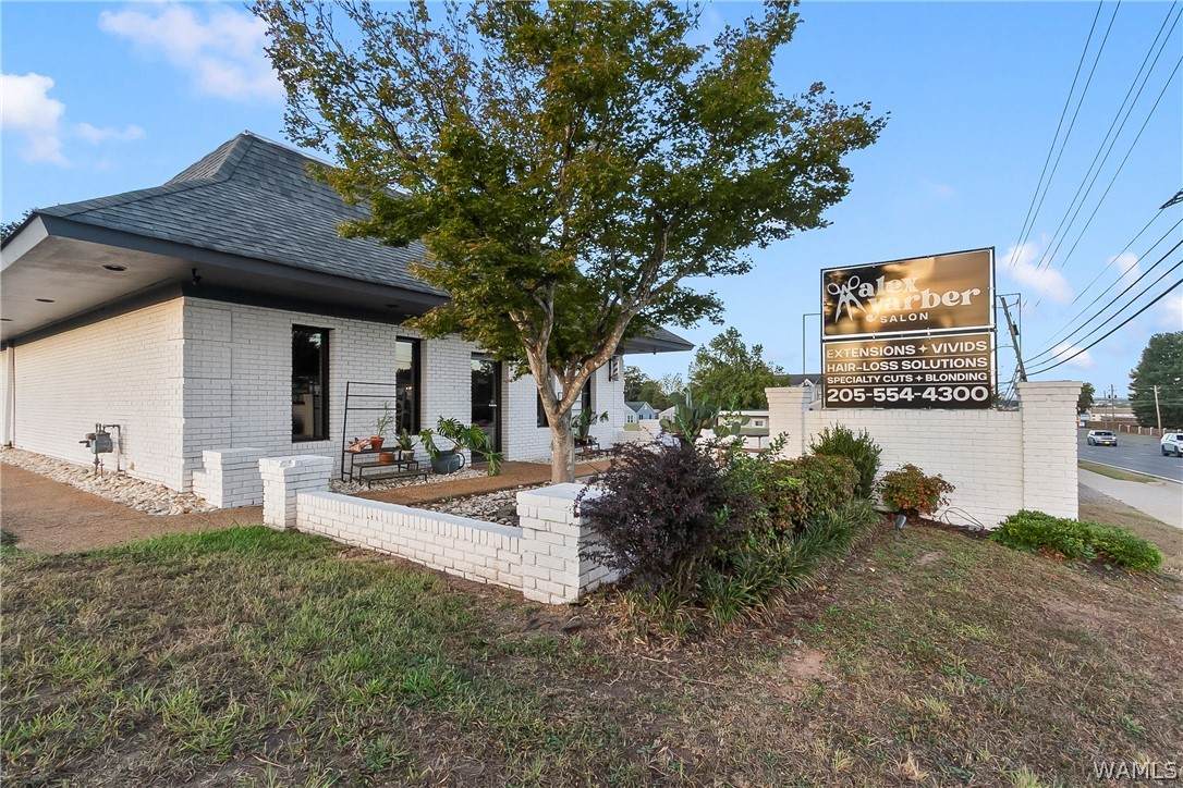 1623 Veterans Memorial Parkway - Photo 1