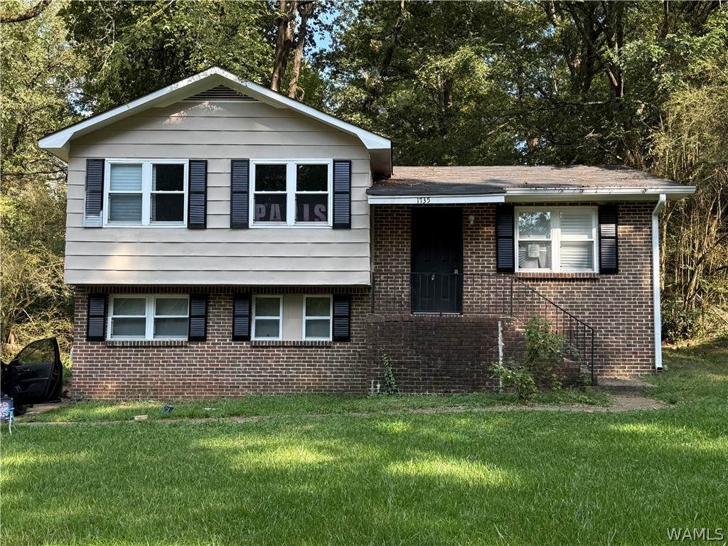 1735 6th Street - Photo 1