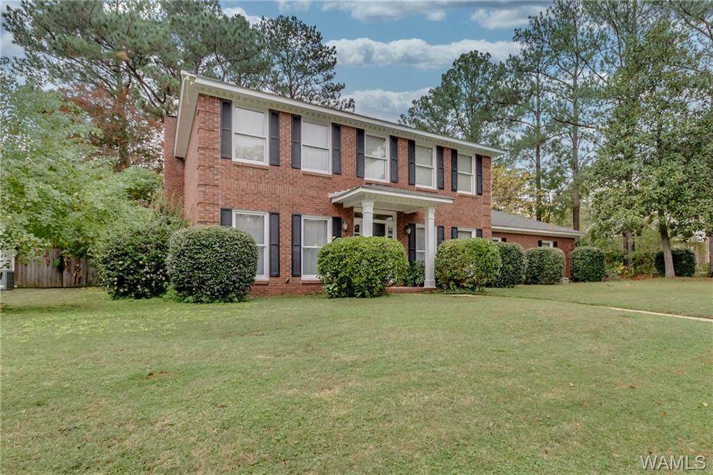 2912 Wellington Circle - Photo 1