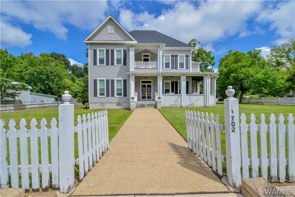 1702 Main Street - Photo 1