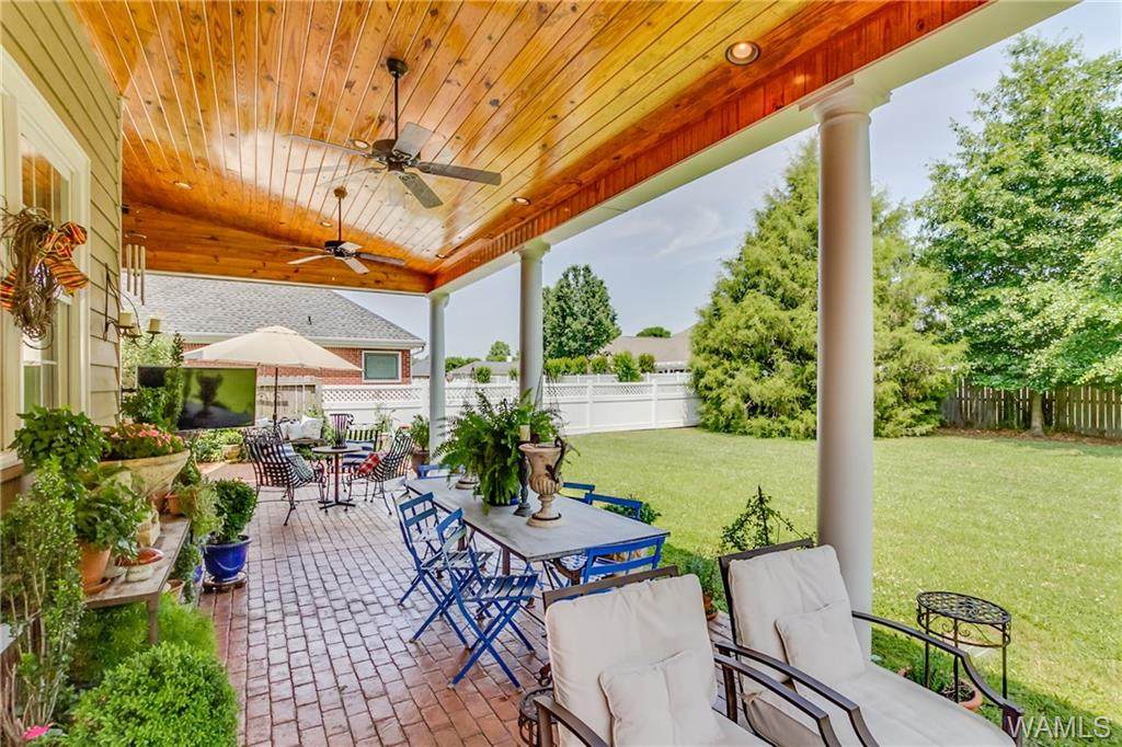 682 Homestead Lane - Photo 1