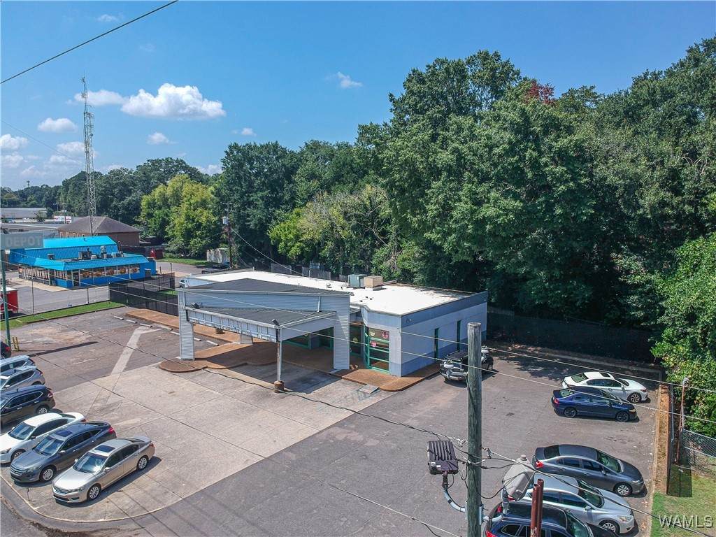 218 Skyland Boulevard - Photo 1