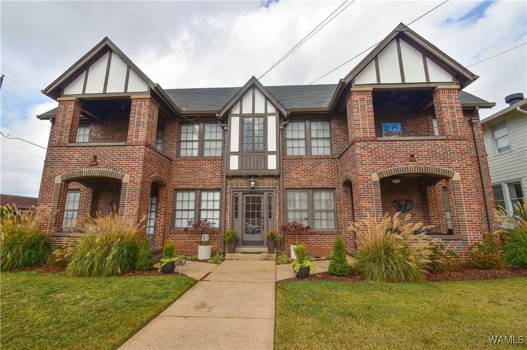 1928 8th Street - Photo 1