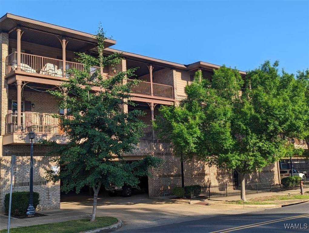 820 Frank Thomas Avenue - Photo 1