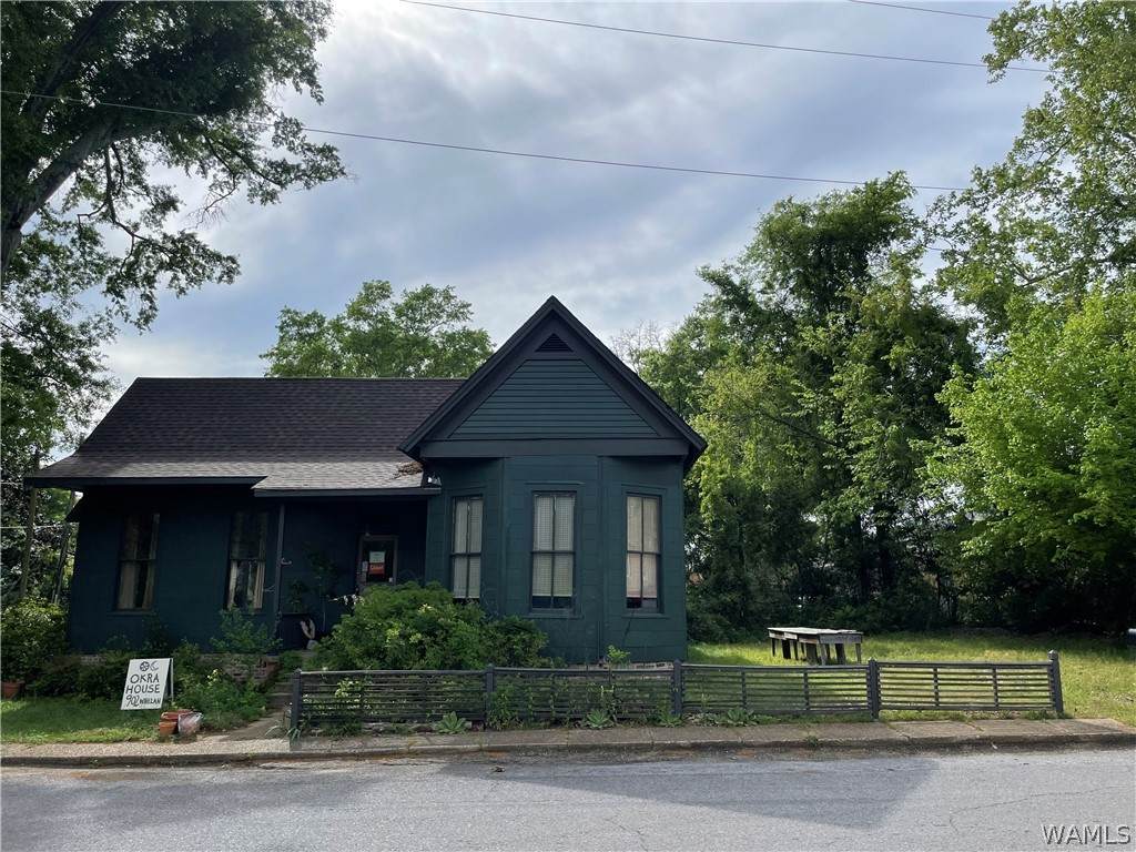 902 Wheelan St - Photo 1