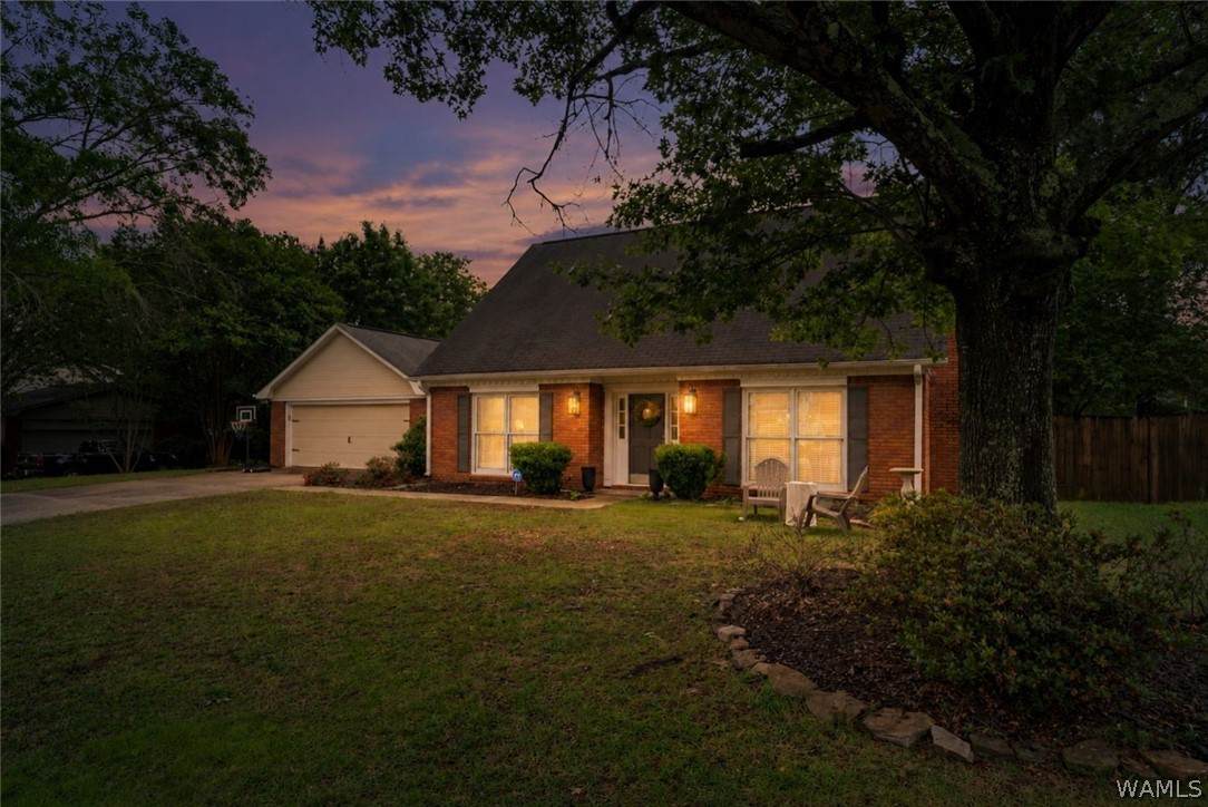 735 Fair Oaks Lane - Photo 1