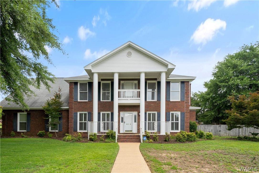 814 Amberwood Drive - Photo 1