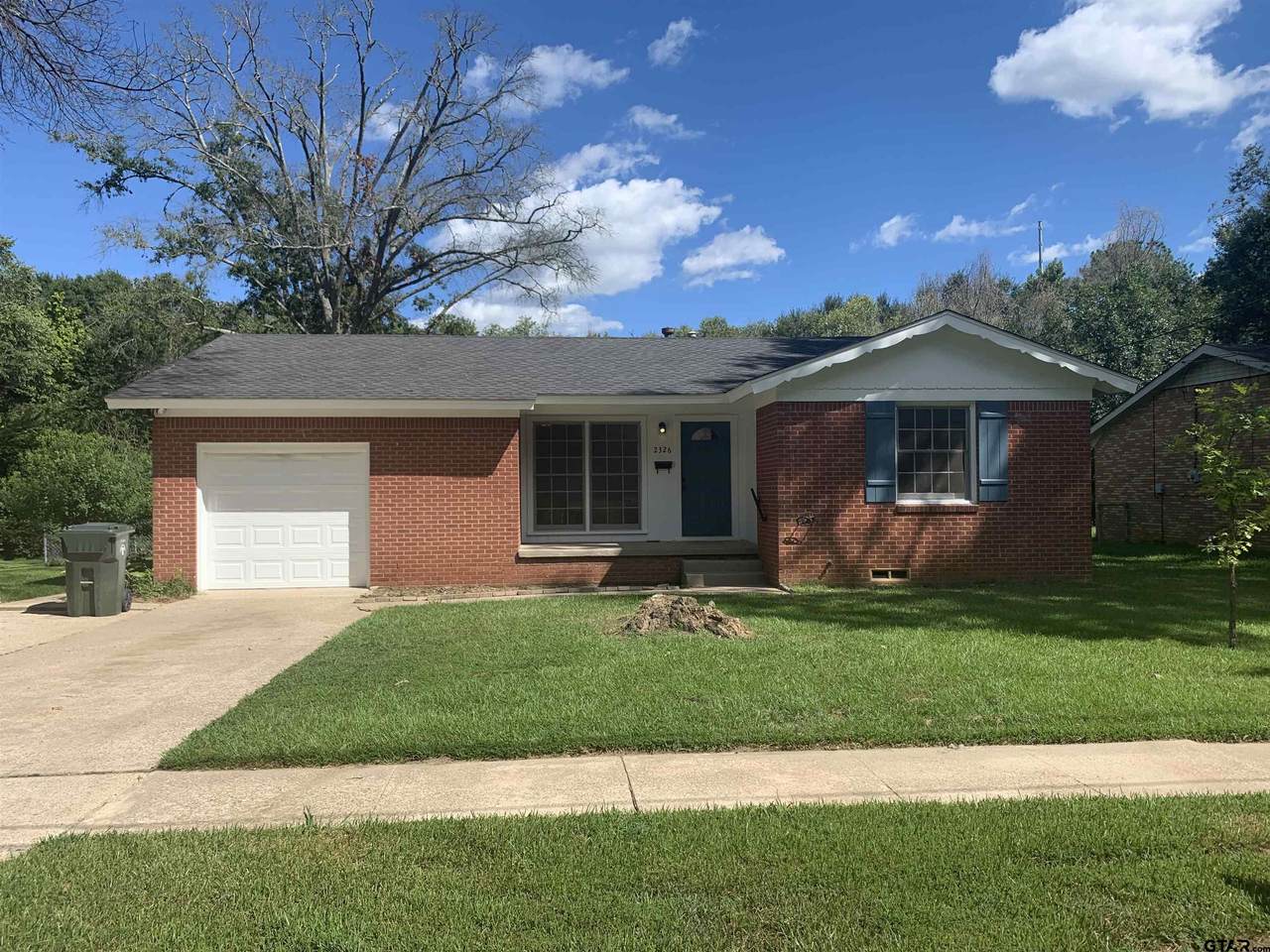 2326 Pleasant Dr - Photo 1