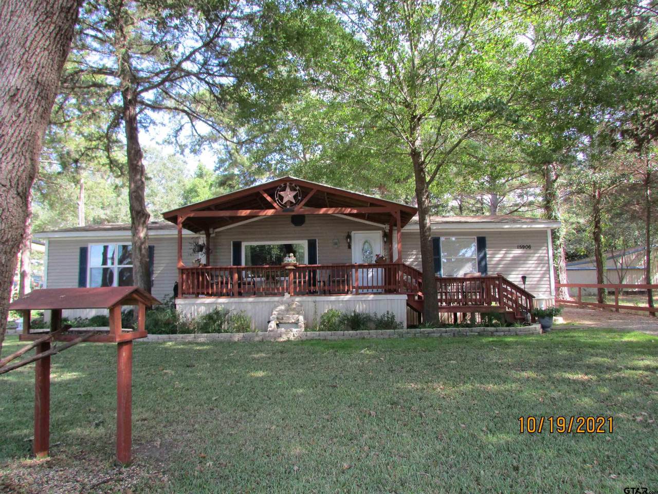 15906 Cedar Bay Drive - Photo 1