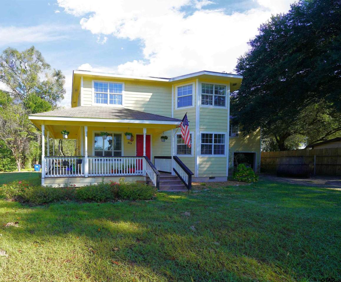924 Dallas St - Photo 1