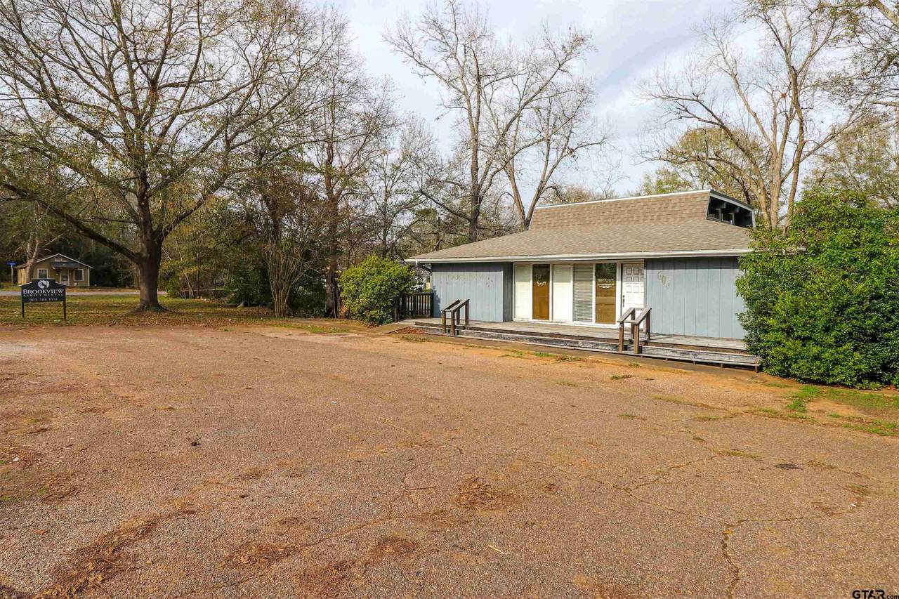606 Brookside - Photo 1