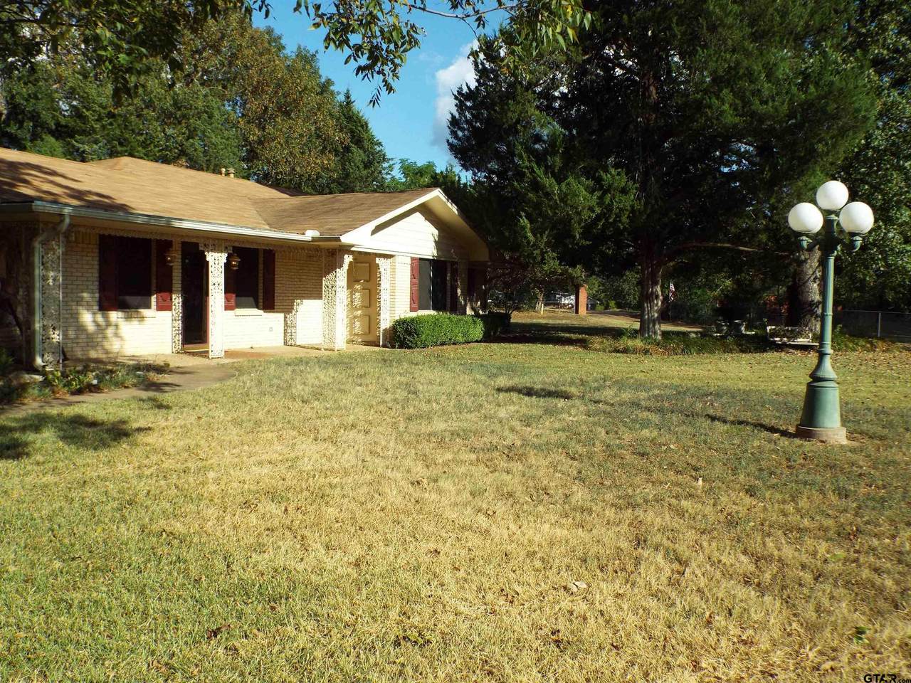 1220 Cope Dr - Photo 1
