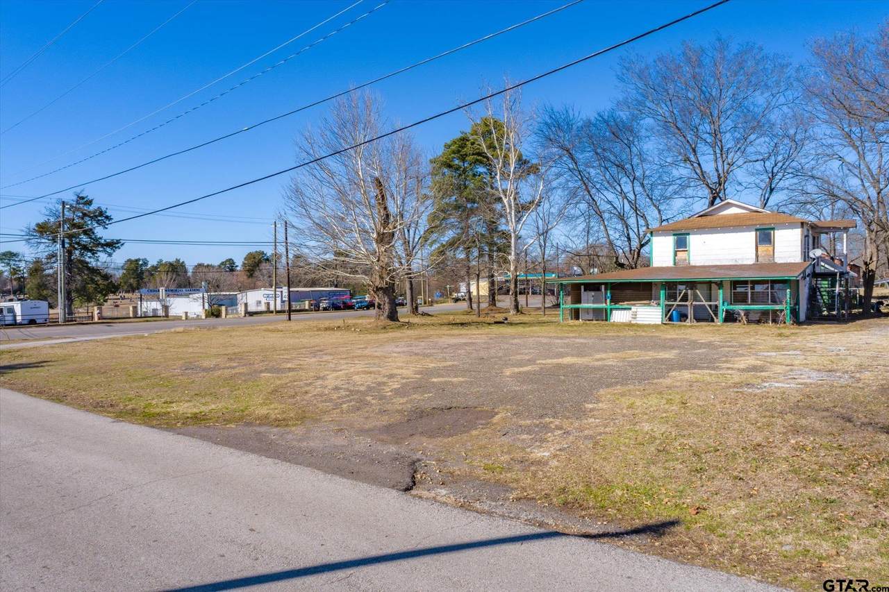 105 Mcdaniel - Photo 1