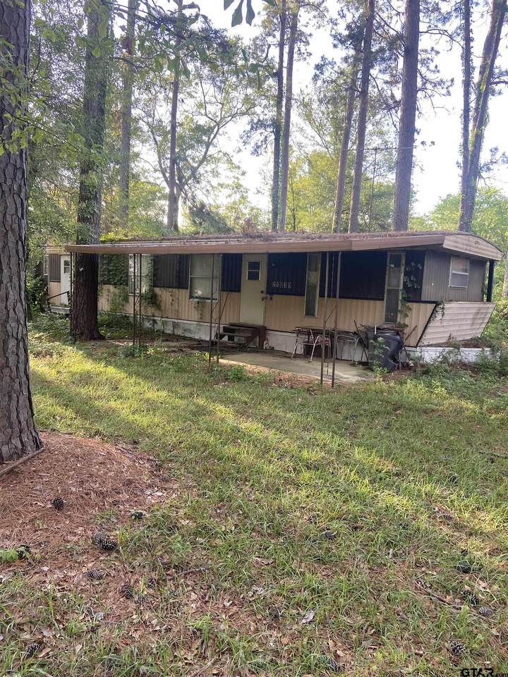 21039 Woodland Ln - Photo 1