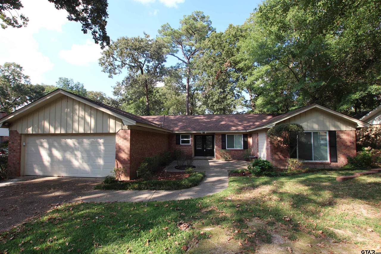 1512 Devonshire - Photo 1