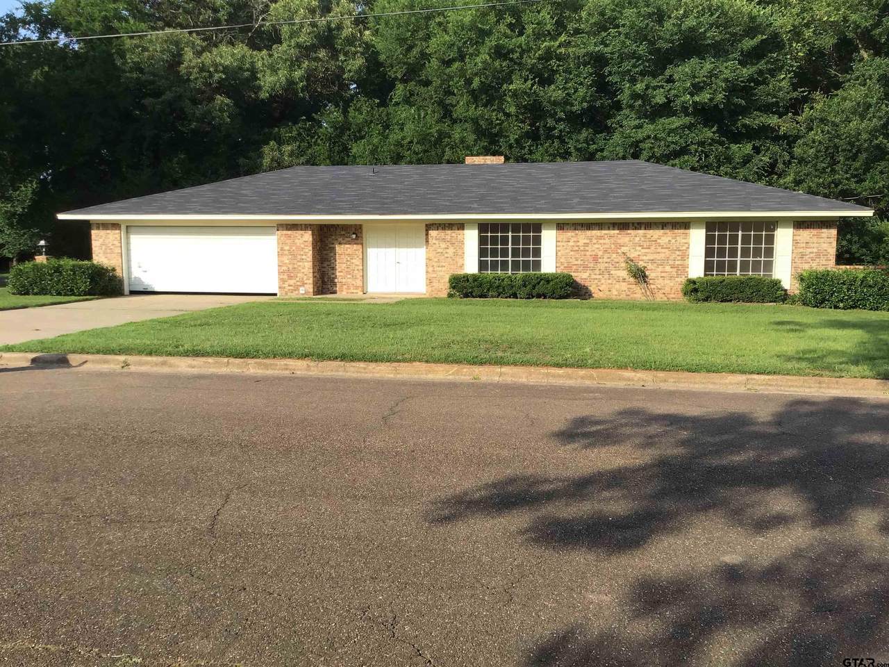 105 Kent Dr - Photo 1