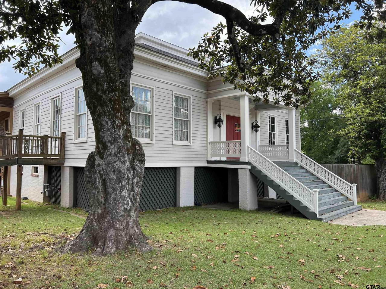 303 Columbus - Photo 1