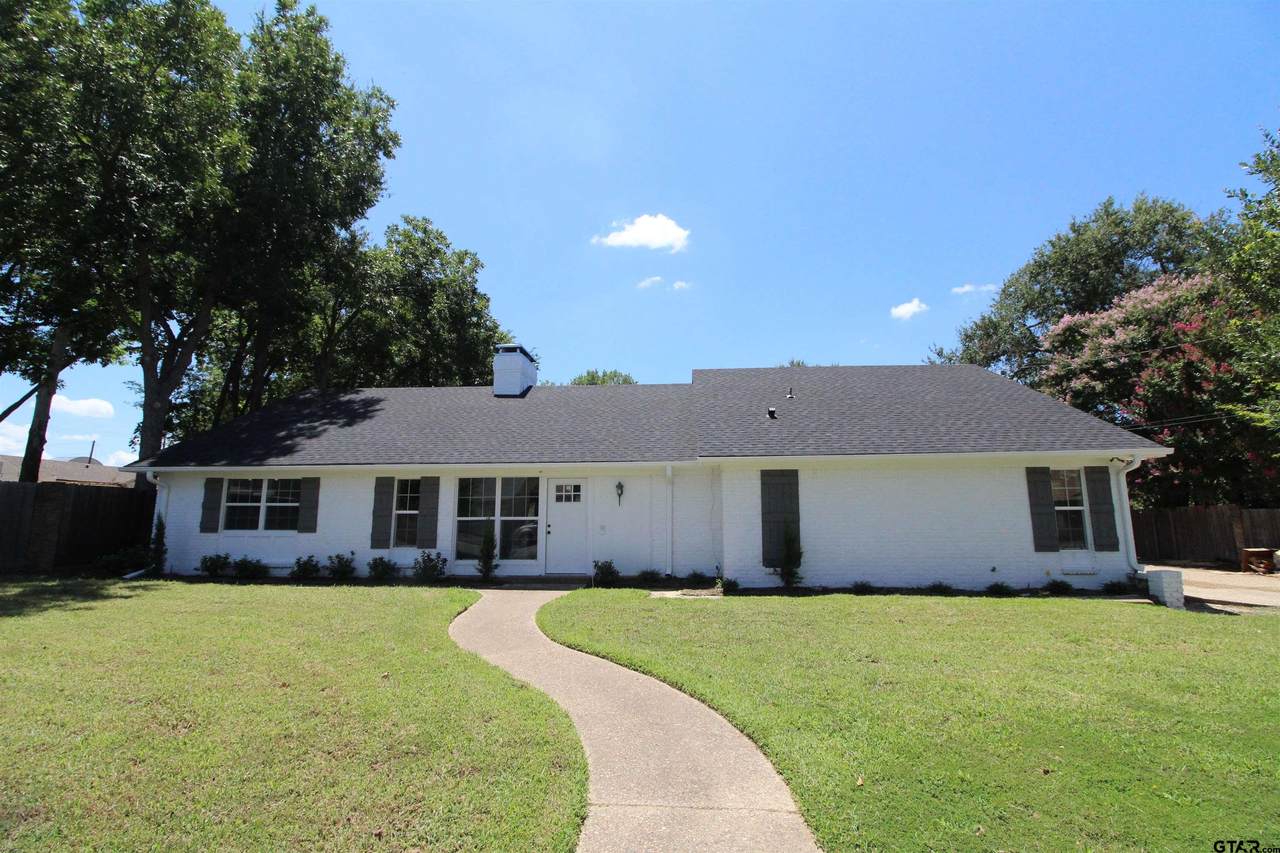 408 Holiday Ln. - Photo 1
