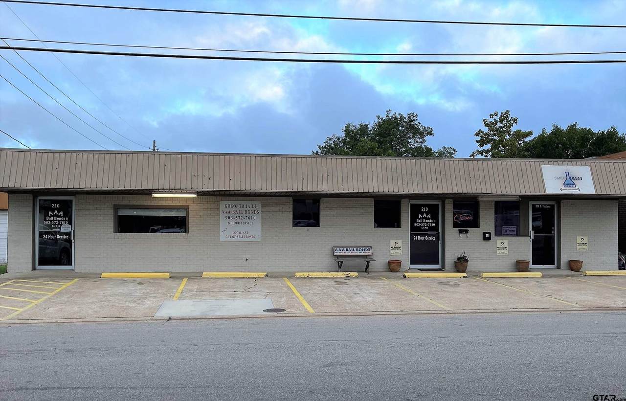 208 Van Buren - Photo 1