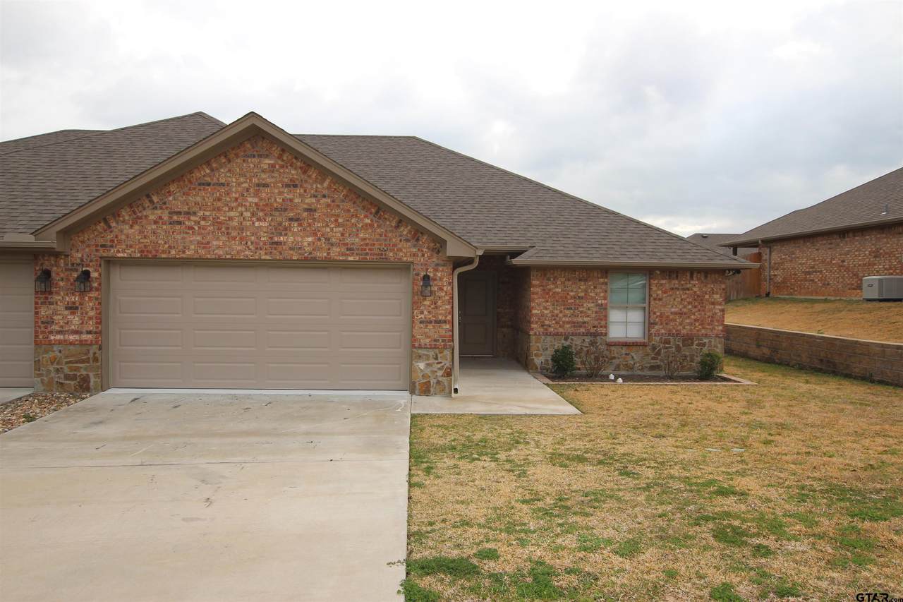 6331 Villa Rosa Way - Photo 1