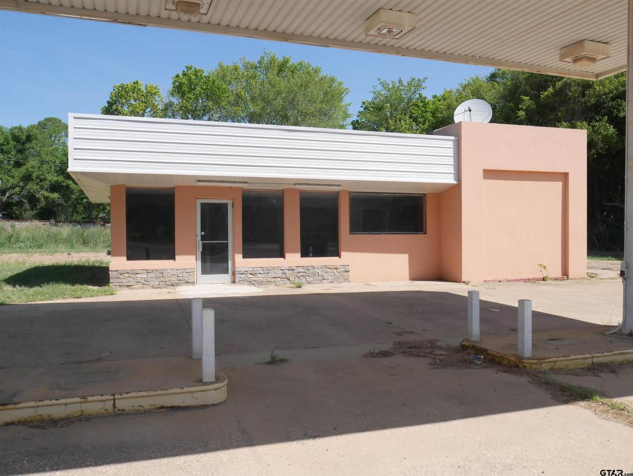 401 E. Longview St - Photo 1