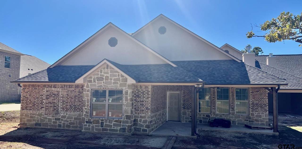 1821 Oak Ridge - Photo 1