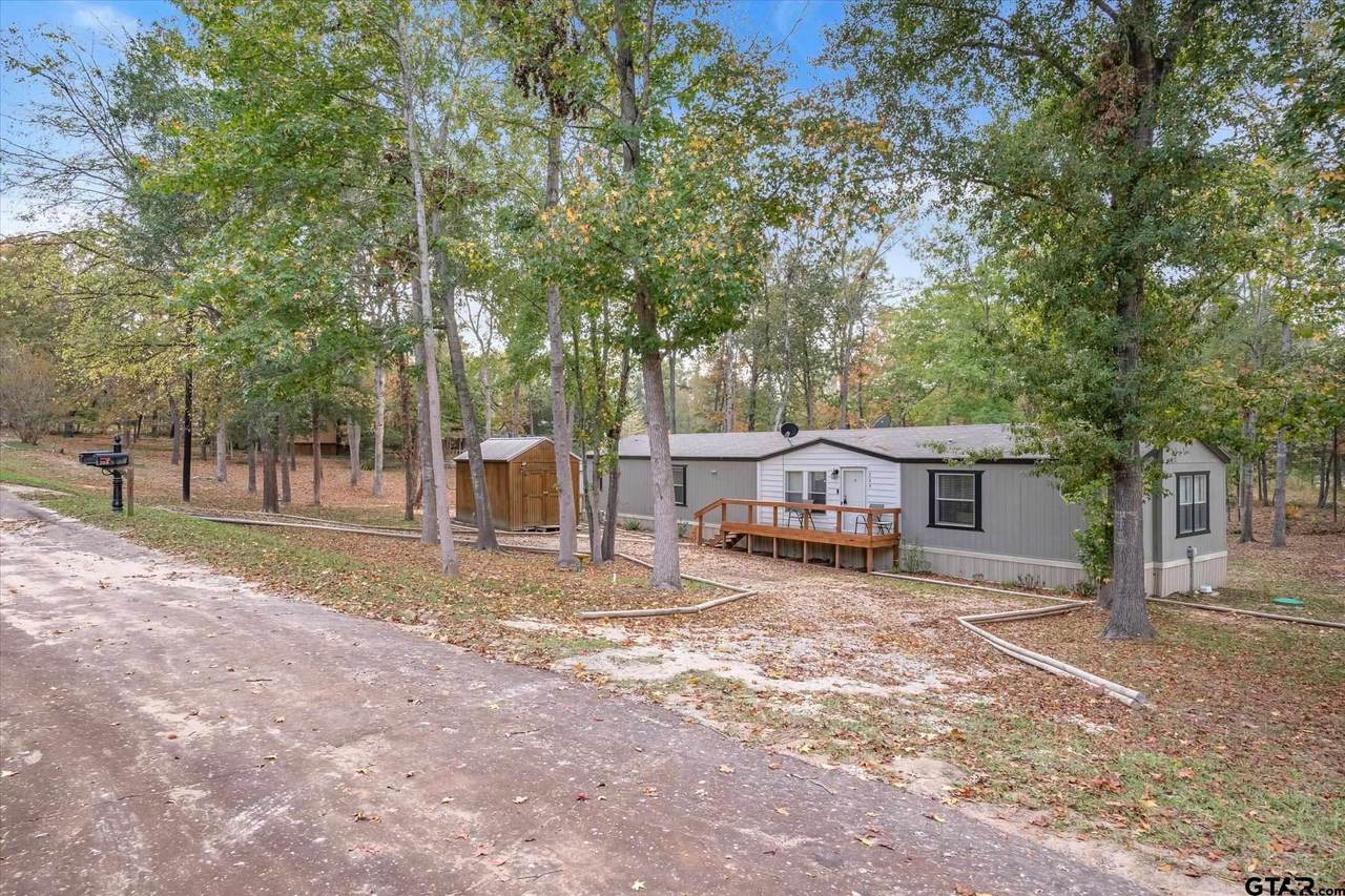 209 Mimosa Drive - Photo 1