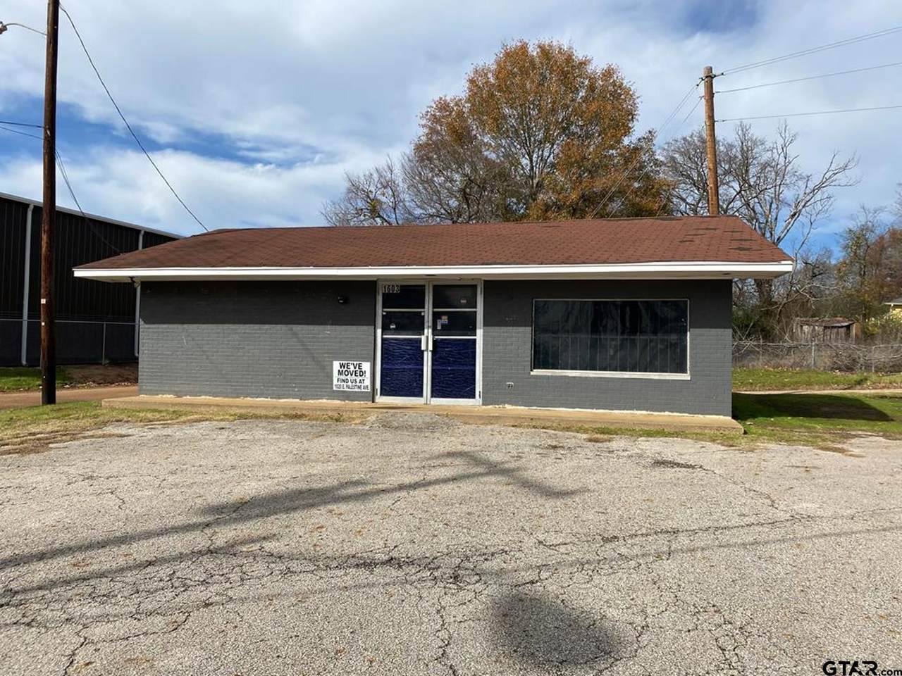 1603 Oak St - Photo 1