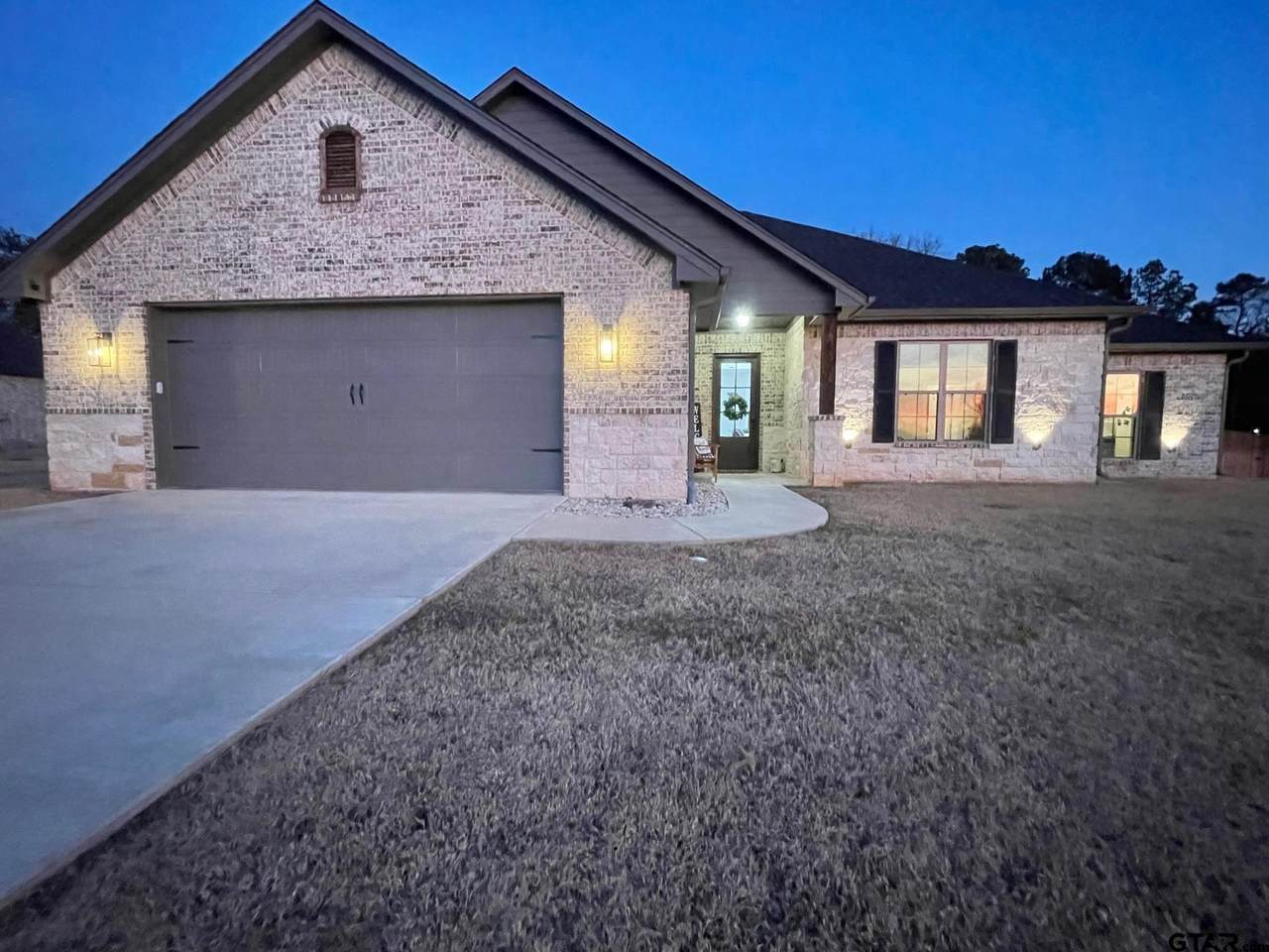 130 Oak Trail - Photo 1