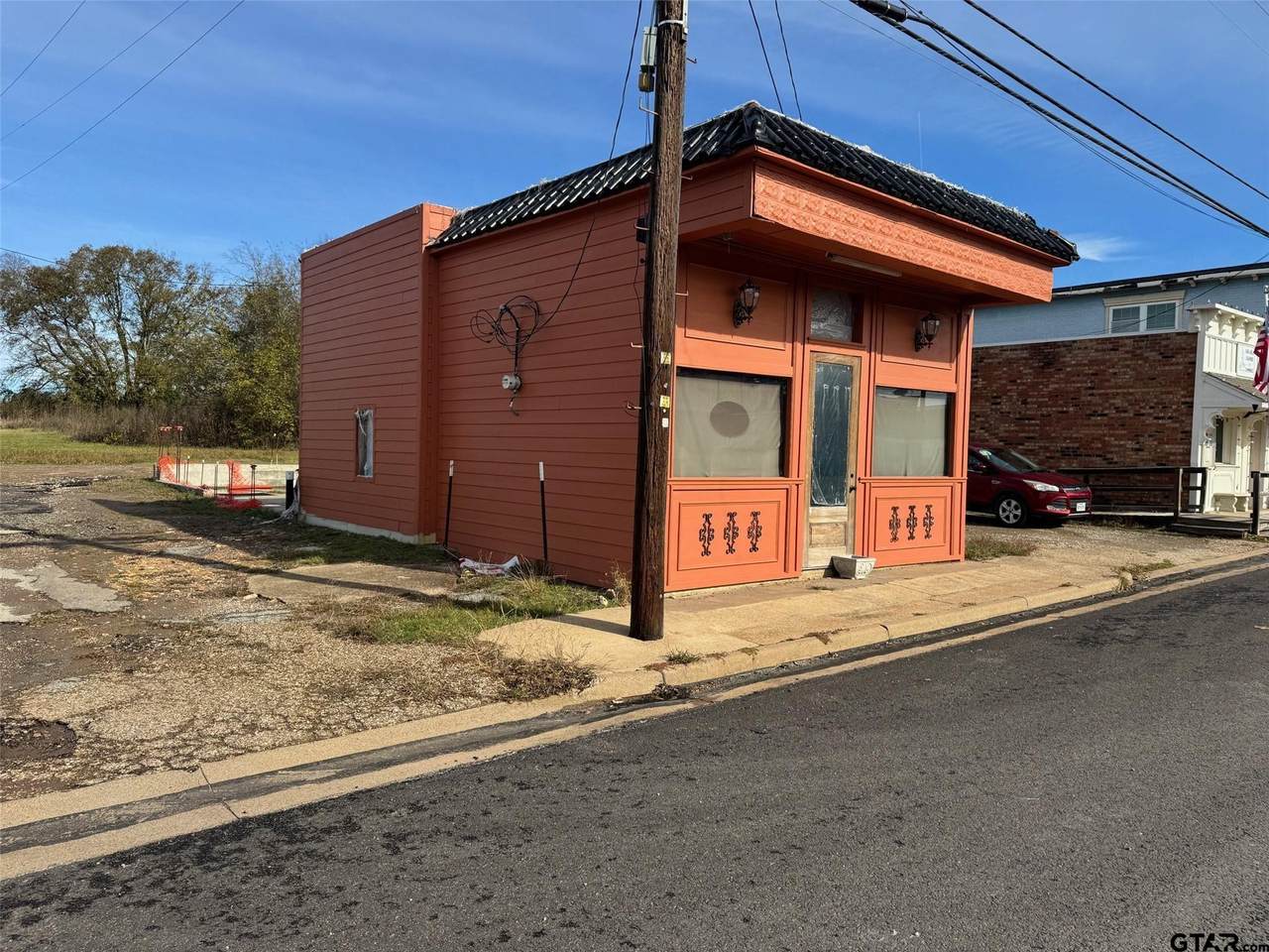 178 Main - Photo 1